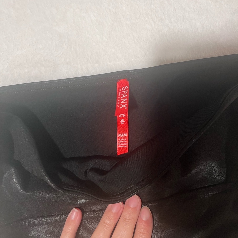 SPANX Black/Faux Leather Leggings - Size Medium - Picture 3 of 9